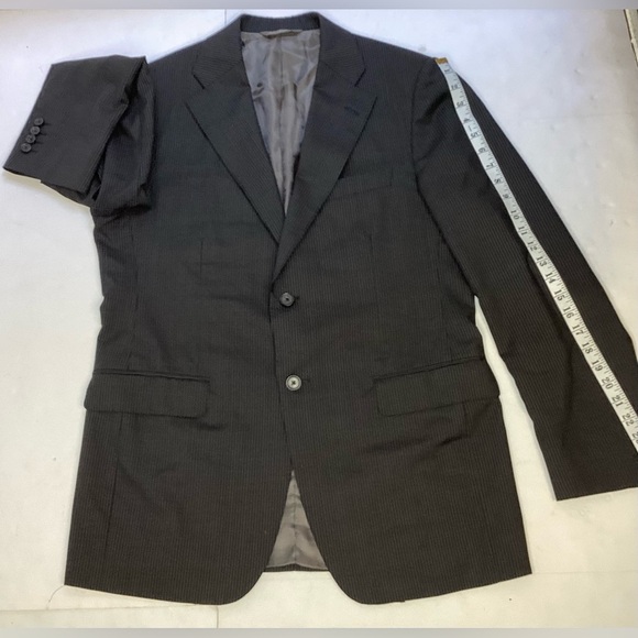 Samuelsohn Charcoal Pinstripe Suit Jacket. 40R, wool, in good condition - Picture 4 of 9